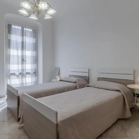 Apartamento Lighthouse W/ Balcony La Spezia